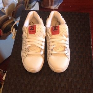 DC shoes never worn